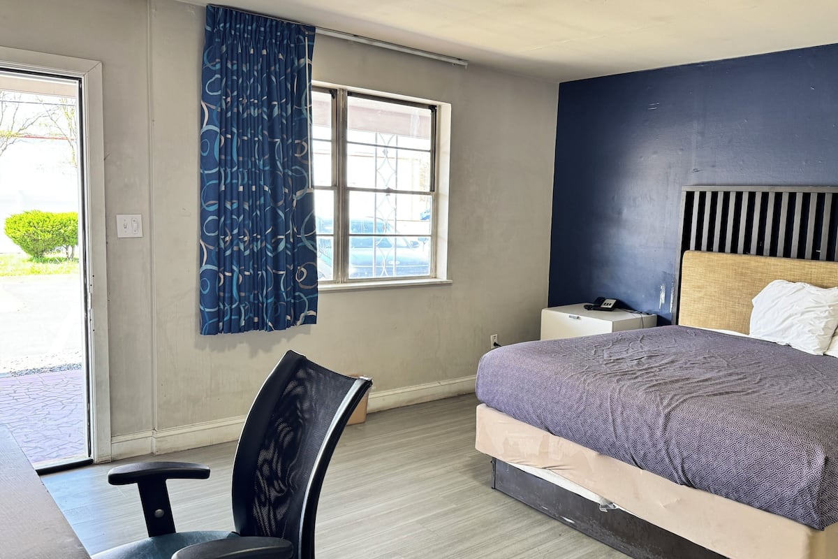 Rum - 1 kingsize-säng - rökare | Gratis wi-fi och sängkläder