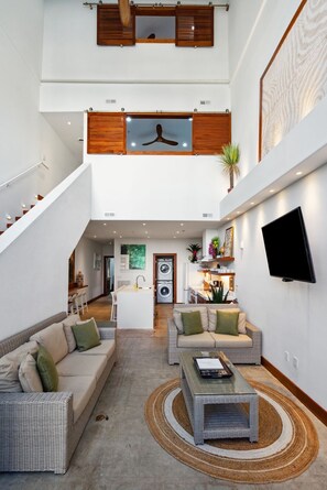 Televisión y oficina