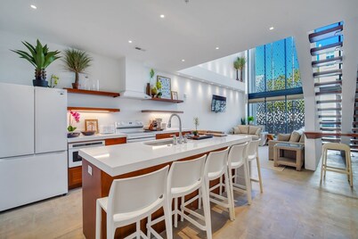 Vacation Villa 5 mins to King ‘The Palmetto Palm’