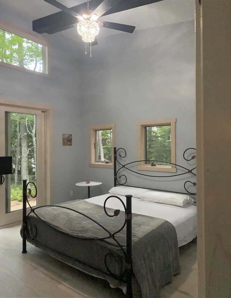 Lake Superior Beach with Porcupine Mountain Views Ontonagon County Vrbo