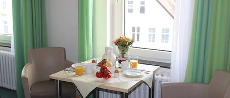 تناول الطعام