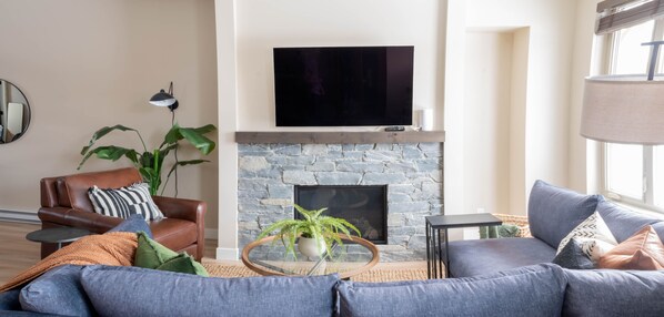 Smart TV, fireplace, video games