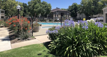 Cheerful • Pet Friendly • 2 BR-1BA Condo