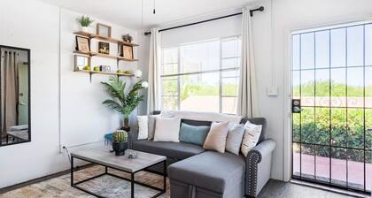 1BR Near UofA •Fast Wi-Fi • Patio •2 Min to Banner