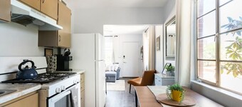 Spring Escape! 1BR by UA/DT – Just 2 Min to Banner