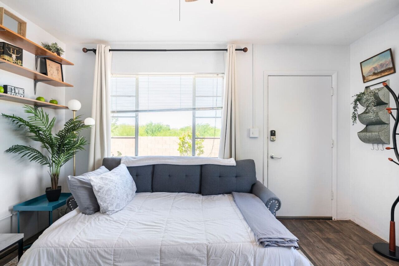 1 slaapkamer, een strijkplank/strijkijzer, reisbedje, gratis wifi