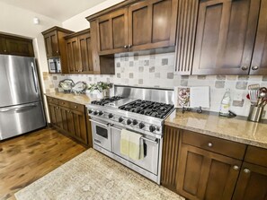 Fridge, microwave, oven, stovetop - 2744 The Cove! Modern Luxury w/ Elevator, Hot Tub, Pool, AC, Shuttle to Slopes! (Park City)