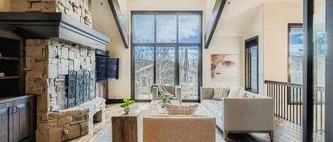 TV connectée, cheminée