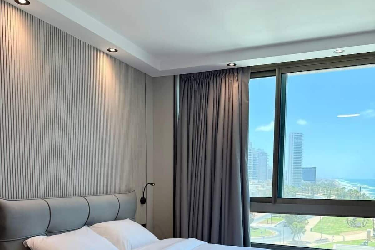 Design Studio, 1 Queen Bed, Sea View
