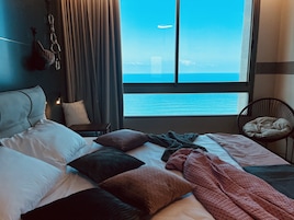 Premium Room | Premium bedding, desk, laptop workspace, free WiFi