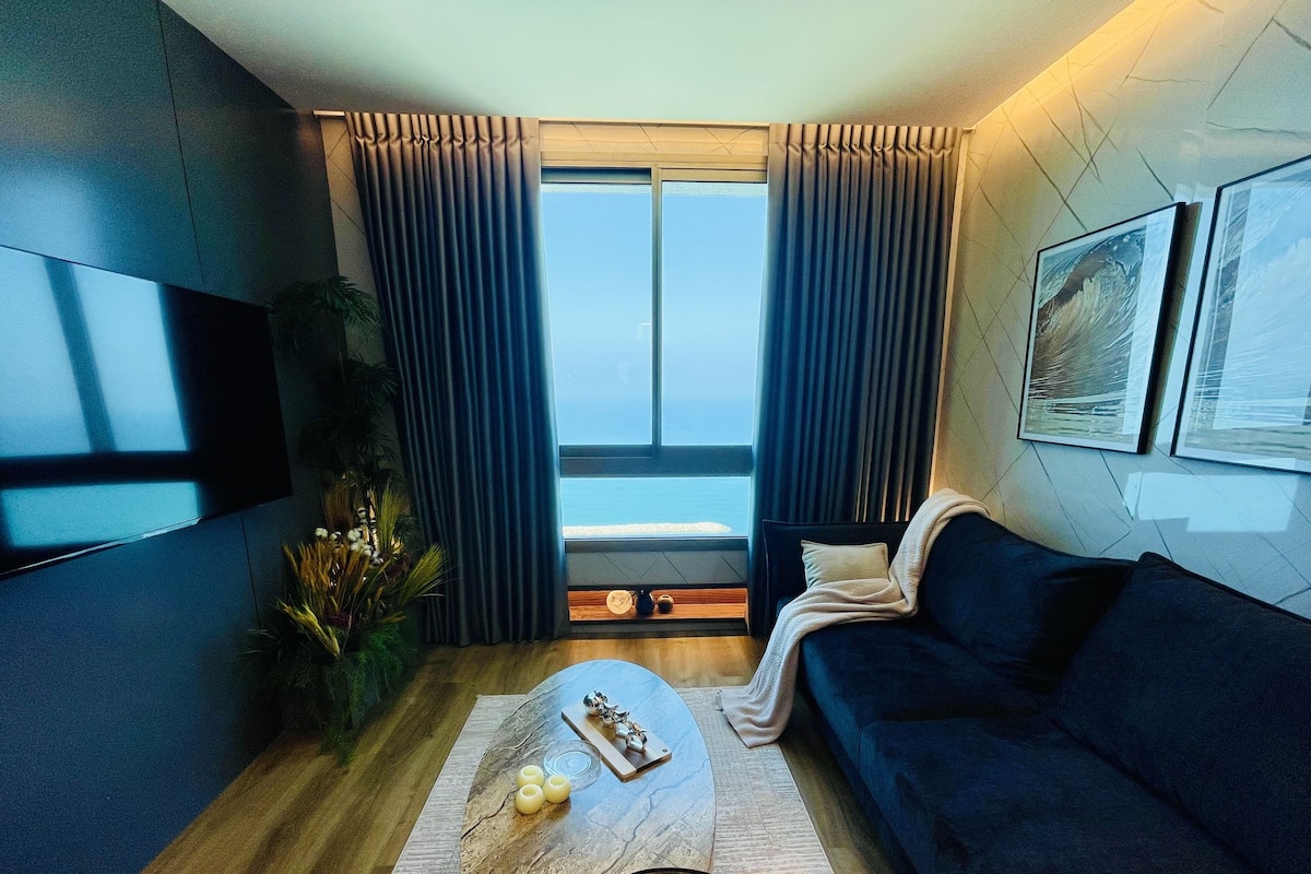 Signature Suite