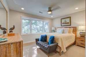 3 bedrooms, desk, iron/ironing board, free WiFi