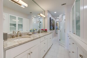 Towels - Seabrook Exclusives | 1924 Bohicket Marina (Johns Island)