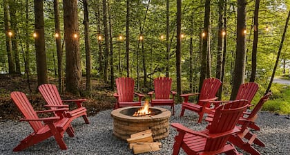 BearHaus Central AC, HUGE Hot Tub, Awesome FirePit