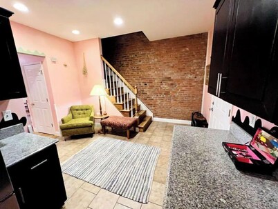 Unique, Homey, & Spacious City Nest