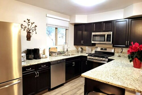 Charming Spacious 3br-2ba House