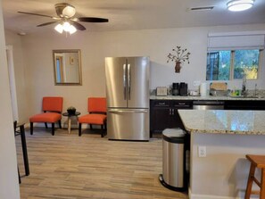 Fridge, microwave, oven, stovetop - Charming Spacious 3br-2ba House (Tucson)