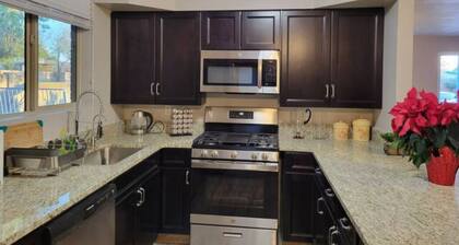 Charming Spacious 3br-2ba House