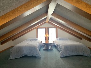 4 slaapkamers, een bureau, gratis wifi, beddengoed