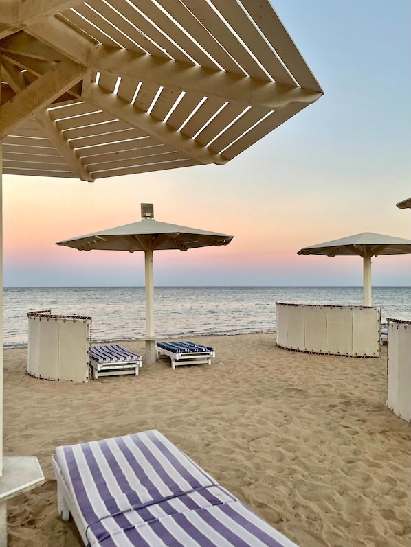Am Strand, Liegestühle