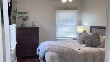 2 slaapkamers, een strijkplank/strijkijzer, gratis wifi, beddengoed