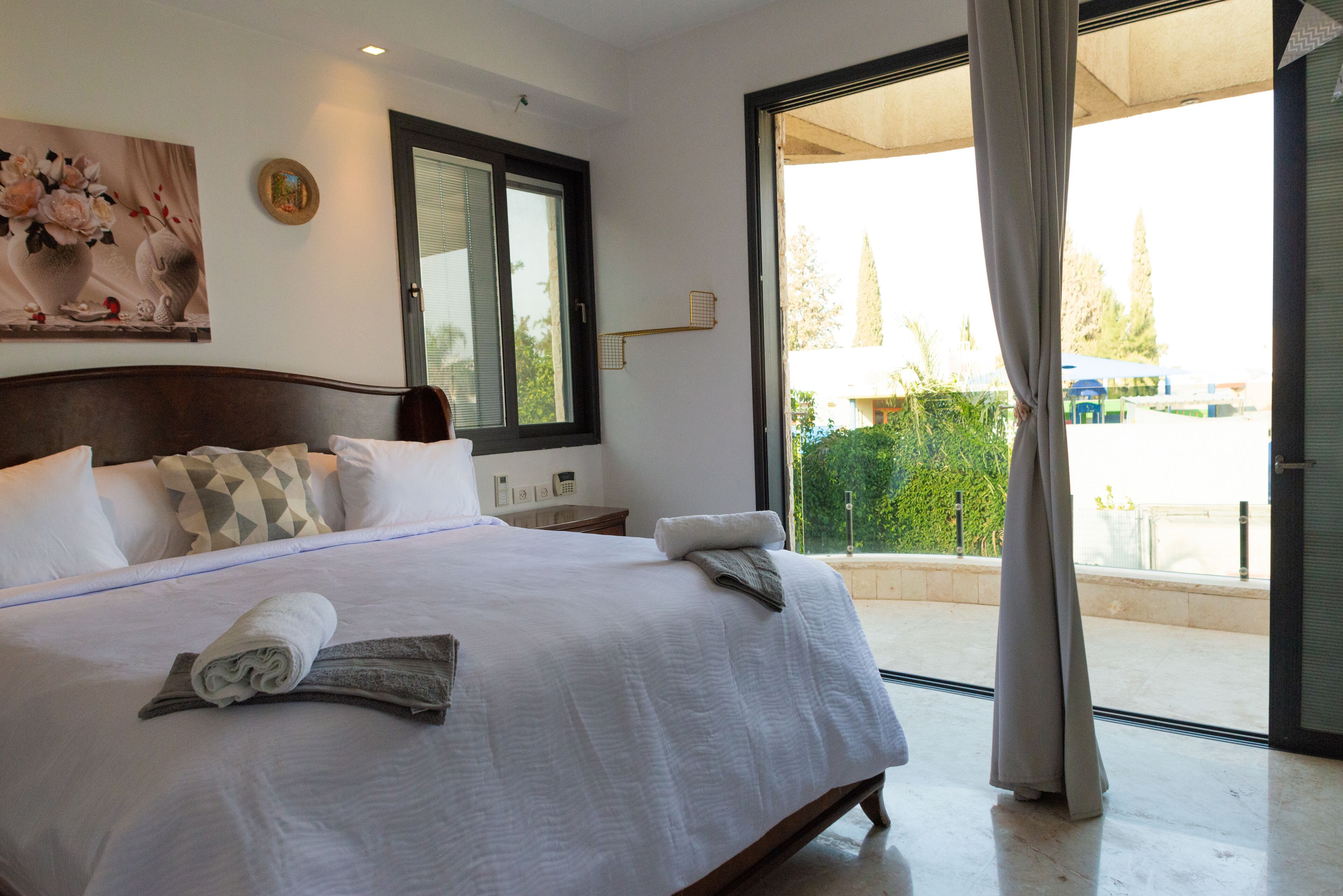 Royal Room | Premium bedding, memory foam beds, individually decorated, desk