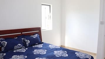 2 Schlafzimmer, Verdunkelungsvorhänge, kostenloses WLAN, Bettwäsche
