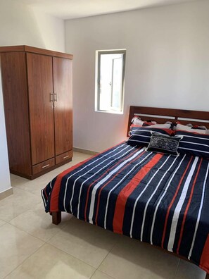 Vila Standar | 2 kamar tidur, tirai kedap cahaya, Wi-Fi gratis, dan seprai linen