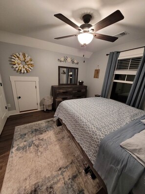 1 bedroom, iron/ironing board, travel cot, free WiFi - Bring your horses!1 Bdrm Apt, sleeps four in a quiet country setting. (Williston)