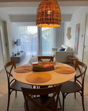 Standard-Apartment, 1 Queen-Bett und Schlafsofa, Gartenblick | Eigene Küche