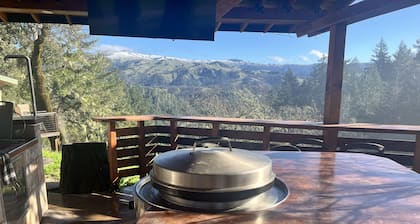 The Hobbit House: Avenue of The Giants Adventure! Hot Tub/ Fire Pit/ 5BDR/ King