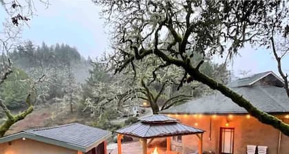 The Hobbit House: Avenue of The Giants Adventure!