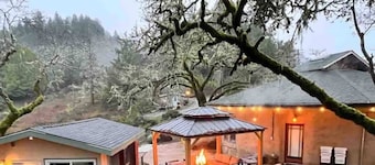 The Hobbit House: Avenue of The Giants Adventure!