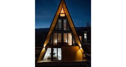 Cozy A-frame with indoor fireplace and sauna!