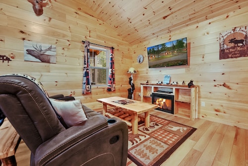 Cabin#2 at Northern Comfort w\opt side by side rentals