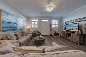 Smart TV, books - One Particular Harbor (Mexico Beach)