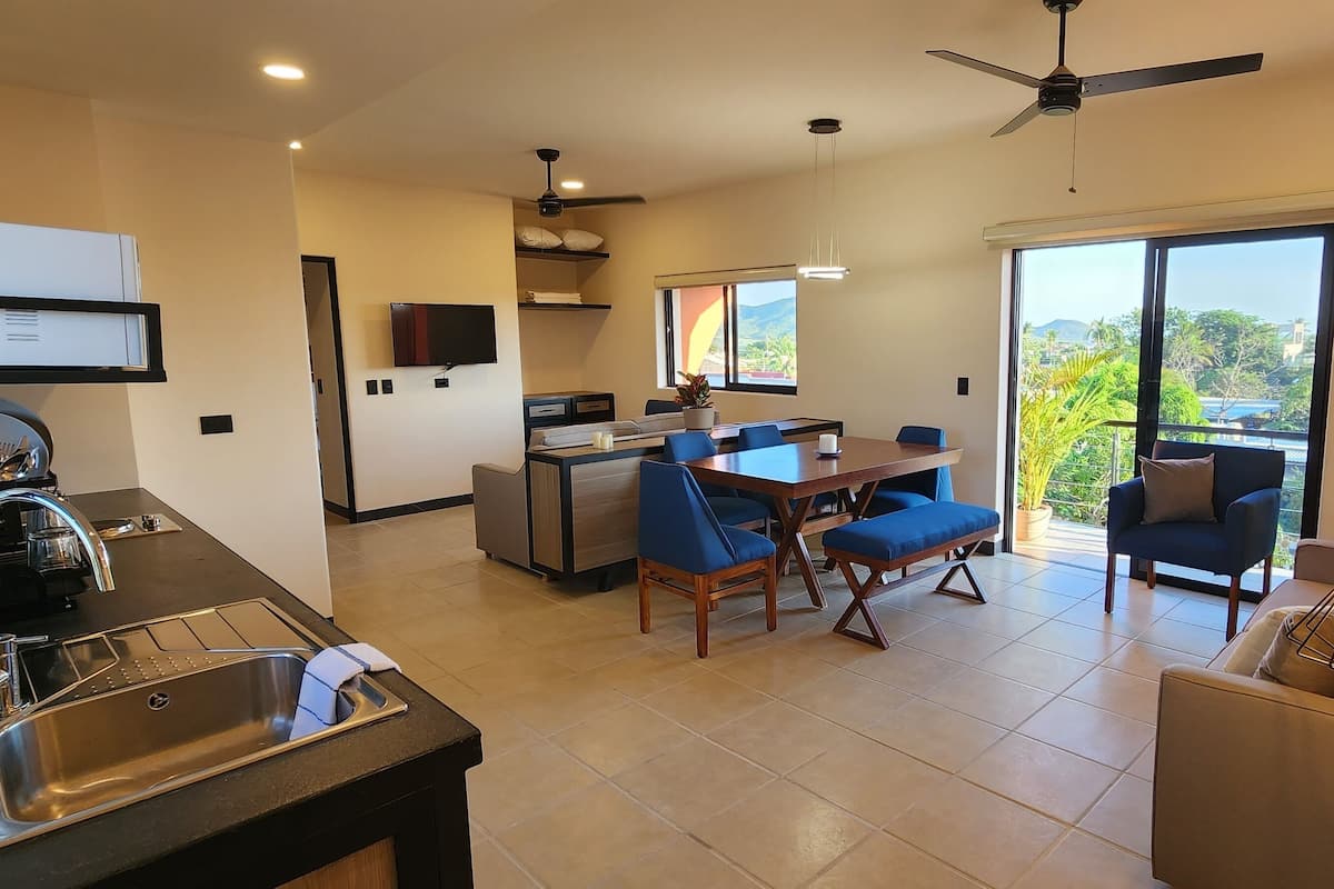 Family Room | Living area | 50-inch LED TV with digital channels, TV, Netflix