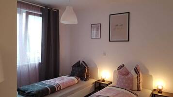 2 bedrooms, iron/ironing board, WiFi, bed sheets