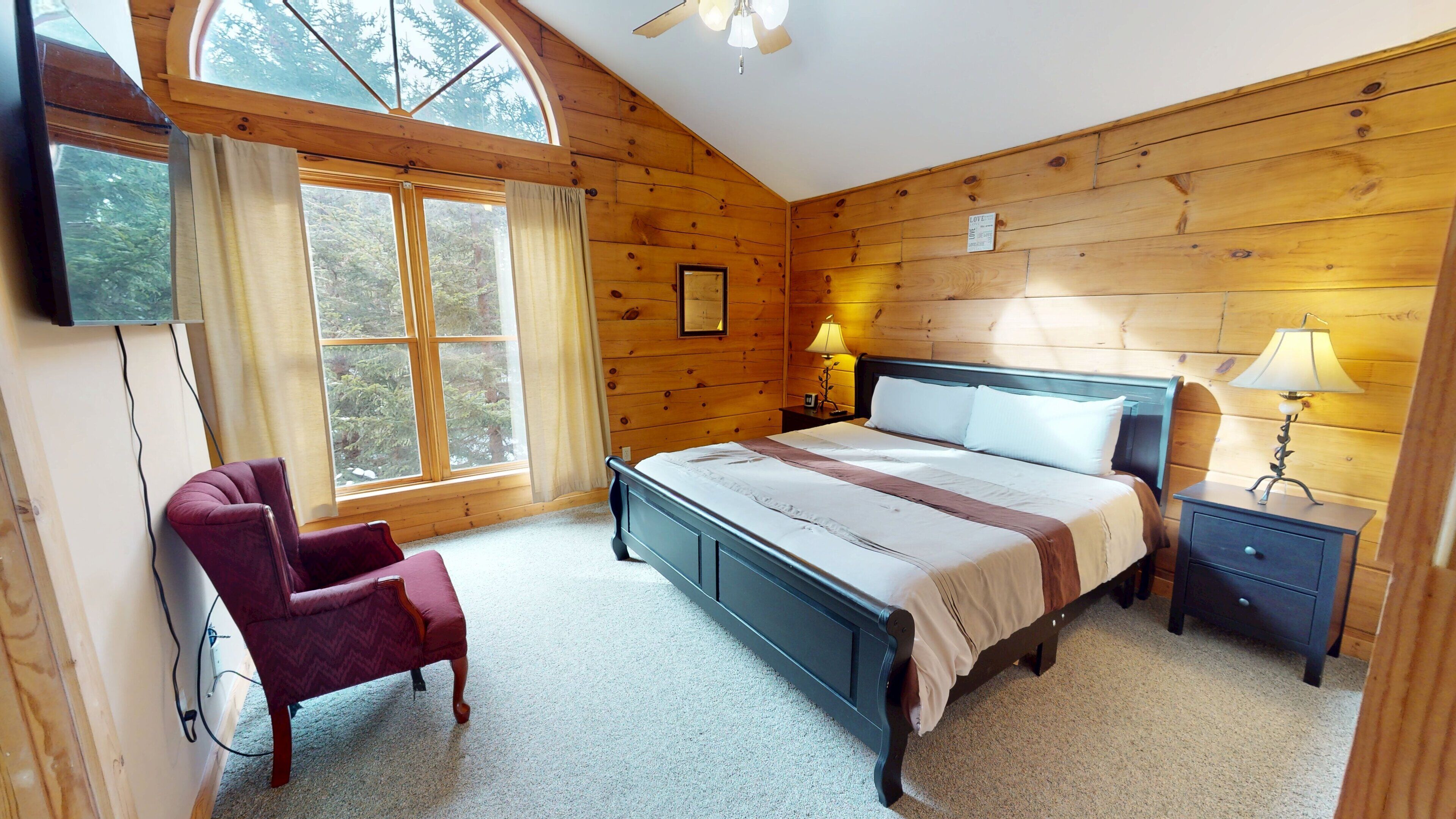 5 bedrooms, WiFi, bed sheets