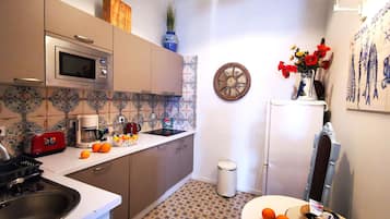 Appartement, 1 chambre, non-fumeurs | Cuisine privée | Grand réfrigérateur, micro-ondes, plaque de cuisson, lave-vaisselle