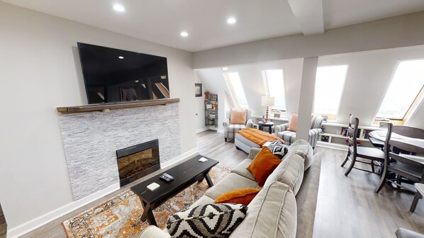 Televisión y chimenea 