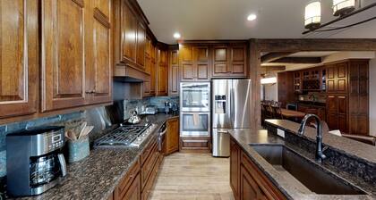 Black Bear Crossing #21 - Perfect for the Whole Family - Room for All! Slopeside with Great Ski Trail Views by RedAwning