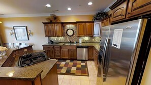 Réfrigérateur, micro-ondes, four, lave-vaisselle