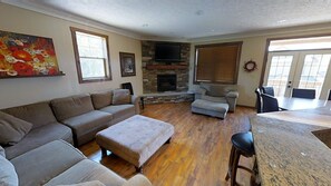 TV, fireplace - Black Bear Crossing #31   Bring the WHOLE family - 7 bedrooms = room for all! by RedAwning (Snowshoe)