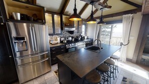 Refrigerador, microondas, horno, lavavajillas