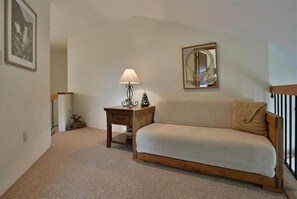 TV, fireplace, stereo