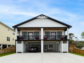 Exterior - Red Snapper (3-Bedroom Villa) by RedAwning (Carolina Beach)