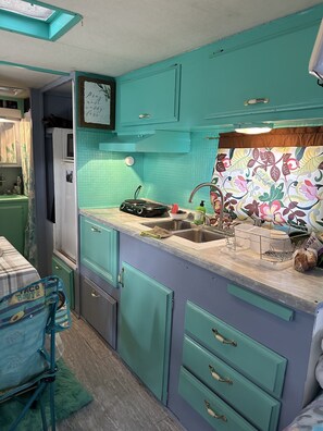 Private kitchen - Peaceful and relaxing RV
 (Maricopa)