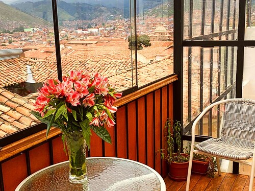 BEAUTIFUL HOUSE IN THE PICTURESQUE NEIGHBORHOOD OF SAN BLAS