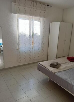 3 habitaciones, wifi gratis y ropa de cama